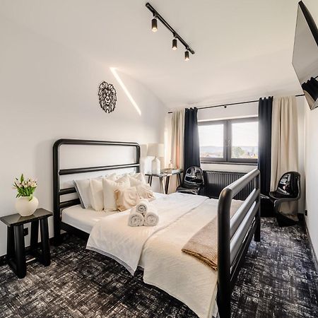 Golden Lion House Bed&Breakfast ルミア エクステリア 写真