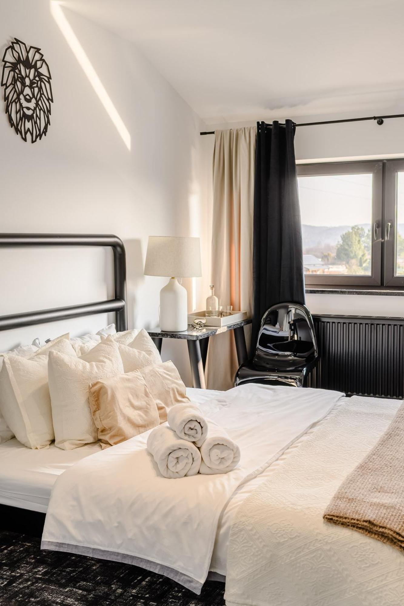 Golden Lion House Bed&Breakfast ルミア エクステリア 写真