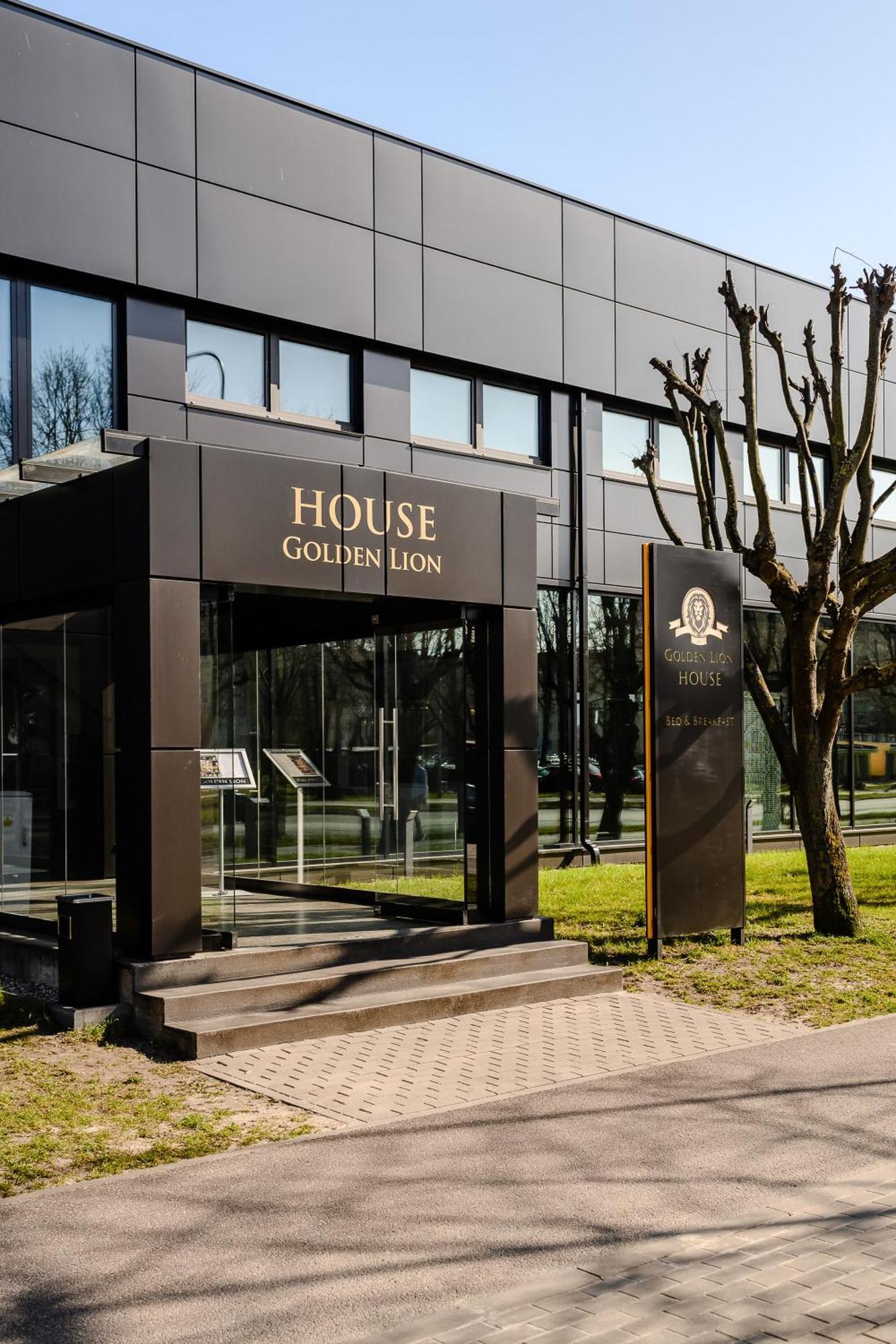 Golden Lion House Bed&Breakfast ルミア エクステリア 写真