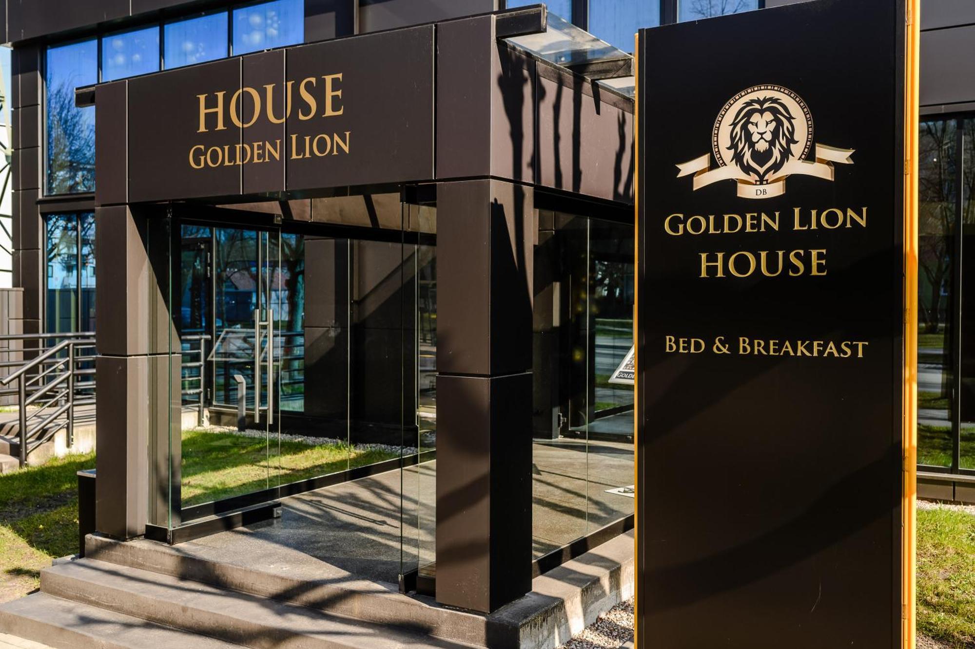 Golden Lion House Bed&Breakfast ルミア エクステリア 写真
